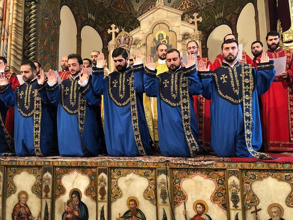 храм аац абхазия. аац священники. армянский батюшка. священник армянской церкви. армянская диаспора владимирской области.