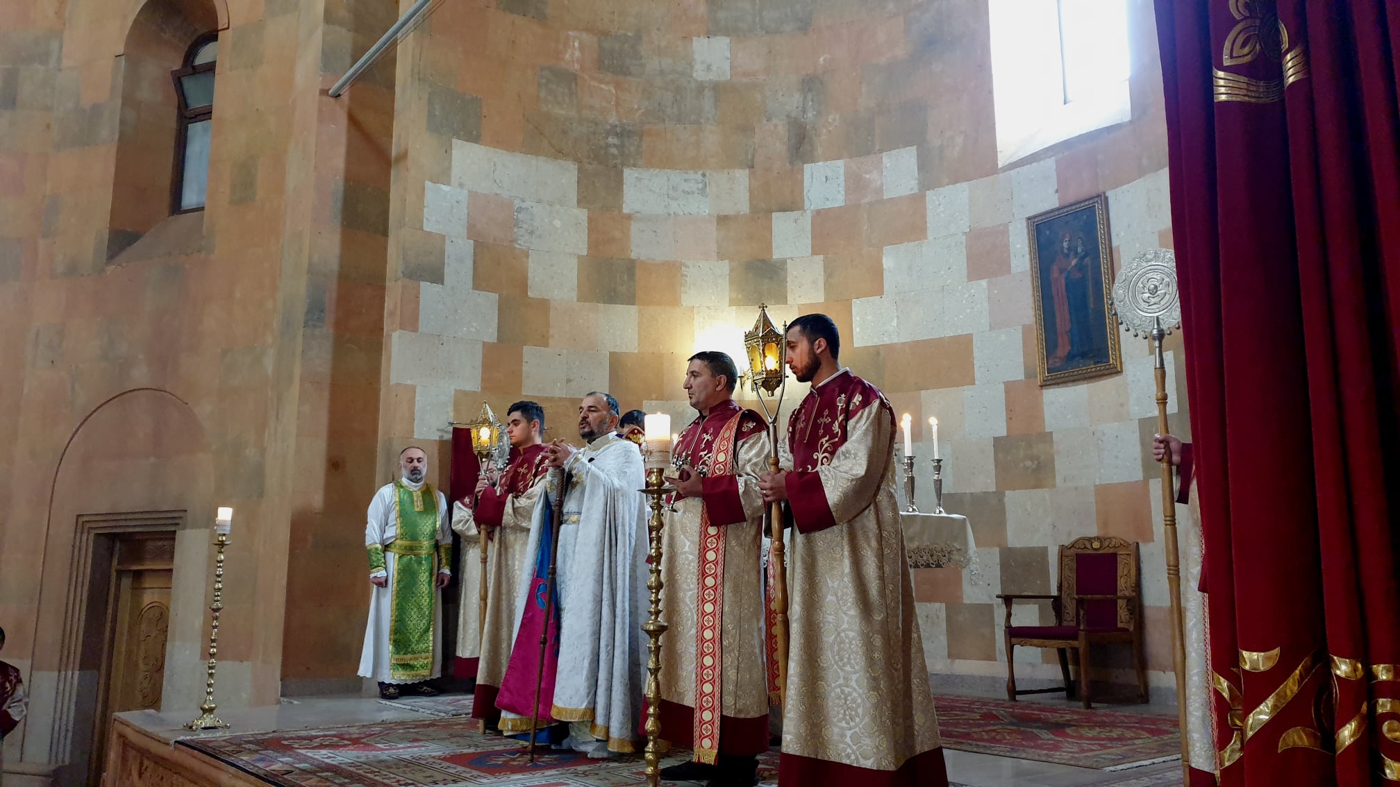 Епископ Ереванский армянская Апостольская Церковь