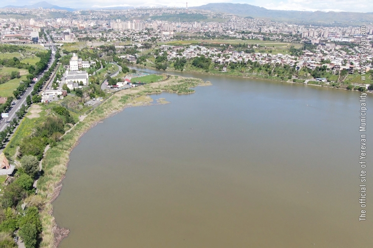 Ереванское водохранилище фото